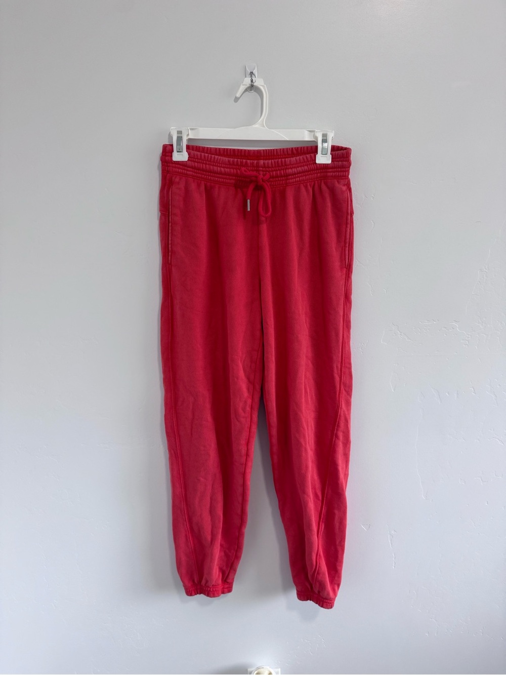 Aerie coral red joggers XS